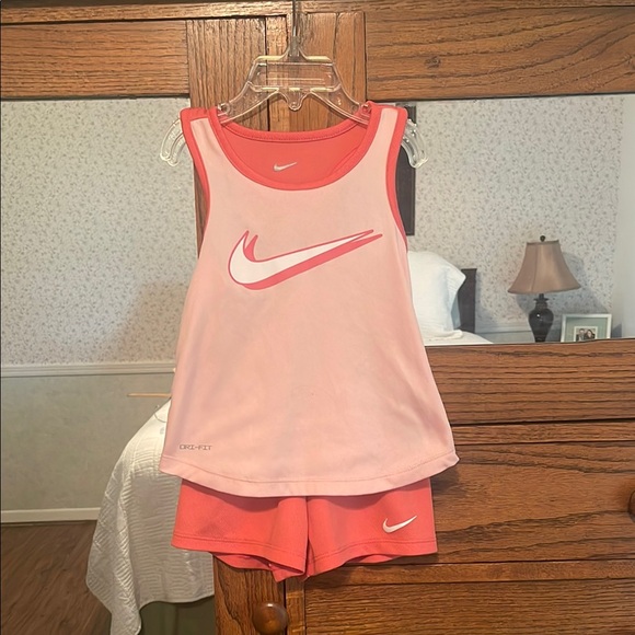 Nike Coral 3T Athletic Short Set - Picture 1 of 3